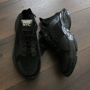 Steve Madden Men’s All-Black Chunky Fashion Sneaker
